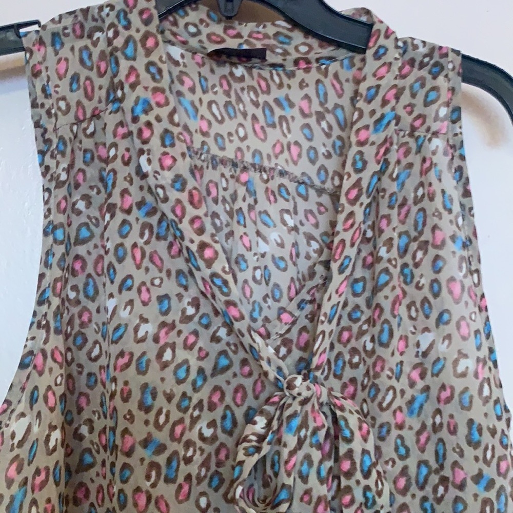 L. O. T. APPAREL, SZ L, SLEEVELESS TOP. MULTICOLOR